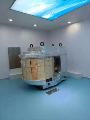 좋은 가격 100dB 차폐 성능 및 맞춤형 패러데이 케이지 MRI용 다층 코팅 RF 차폐 유리창이 있는 RF 차폐실 온라인으로